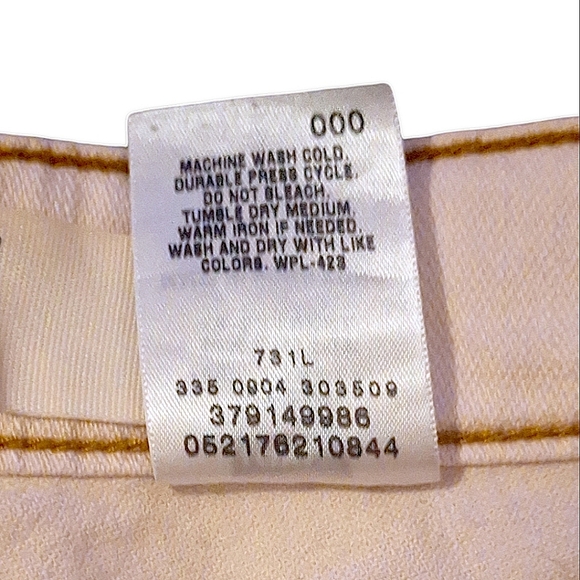 Levi's 518 Superlow shorts. SIZE 7 - Picture 4 of 7